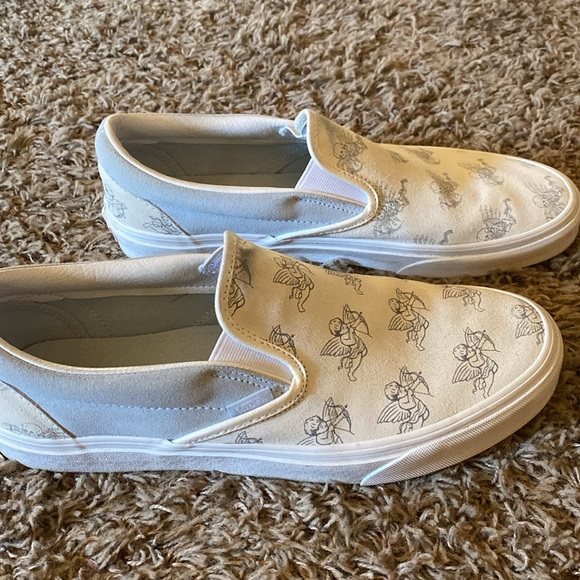 Vans slip on shoes. Men’s size 11. February cupid special edition - Picture 4 of 6